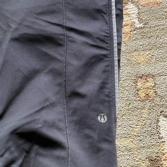 Lululemon track pants - Picture 5 of 9